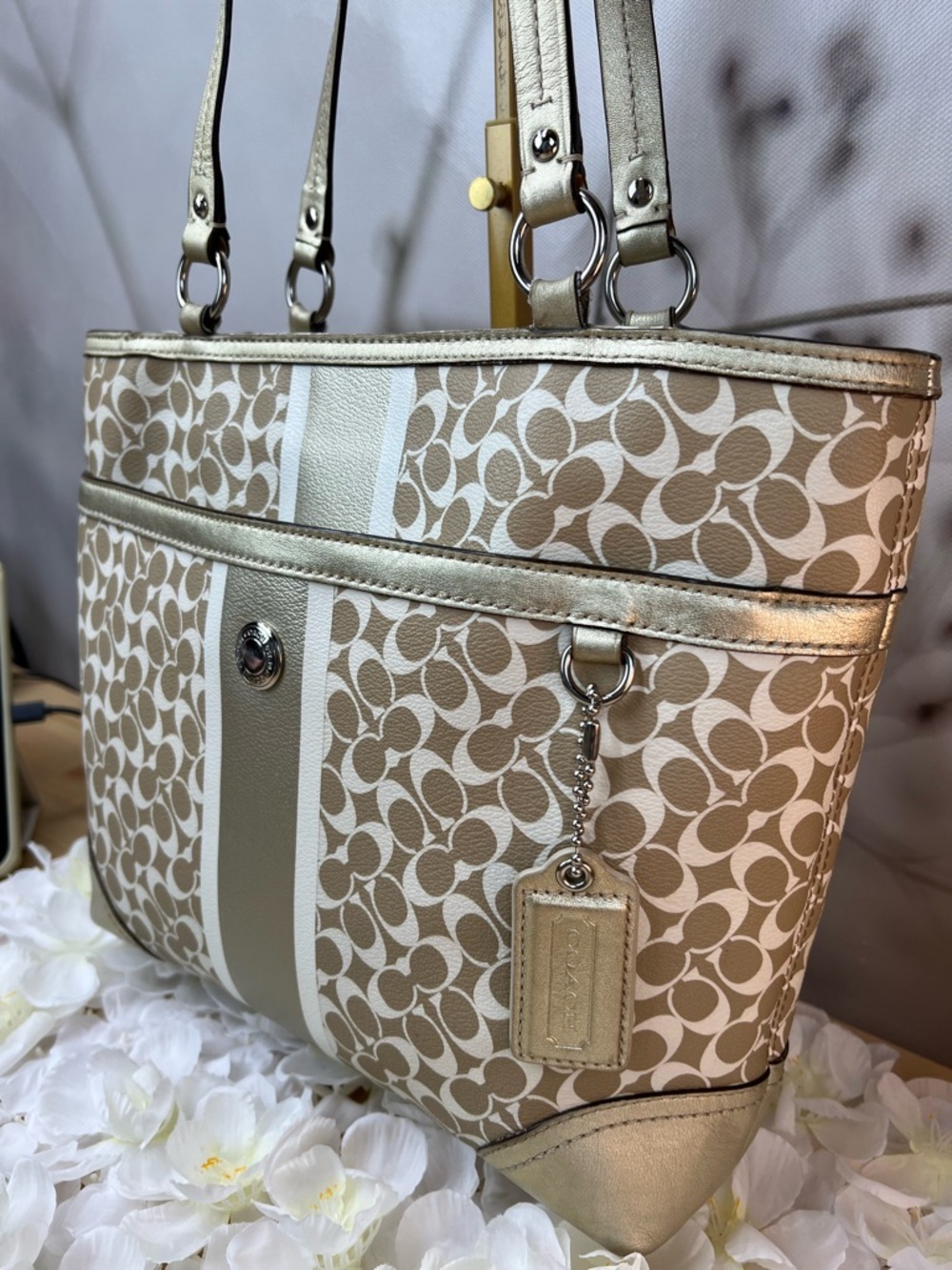 COACH Chealsea Heritage Stripe C Monogramed Beige Cream Purse - Picture 5 of 14